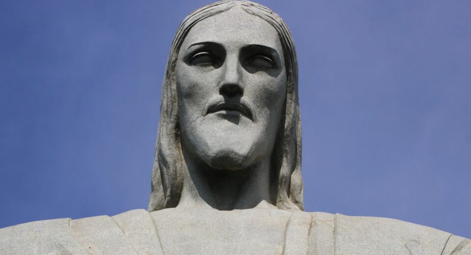 Cristo será iluminado em campanha de combate à violência de gênero