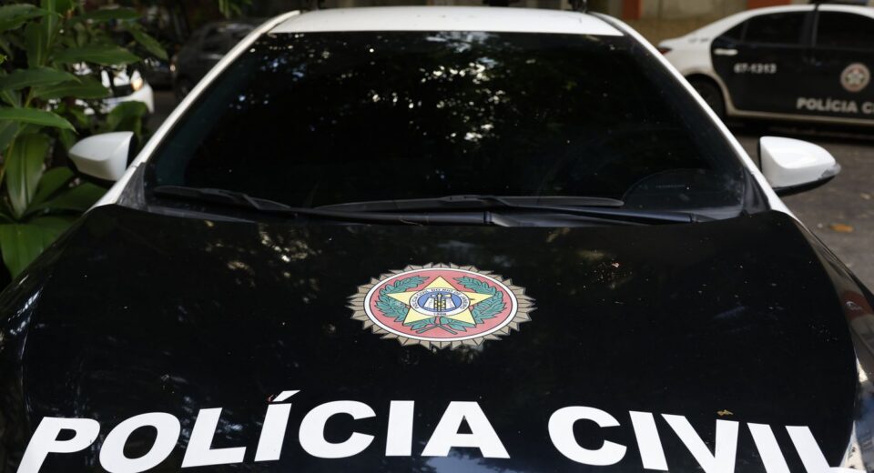 Quarto foragido por estupro coletivo de adolescente no Rio se entrega