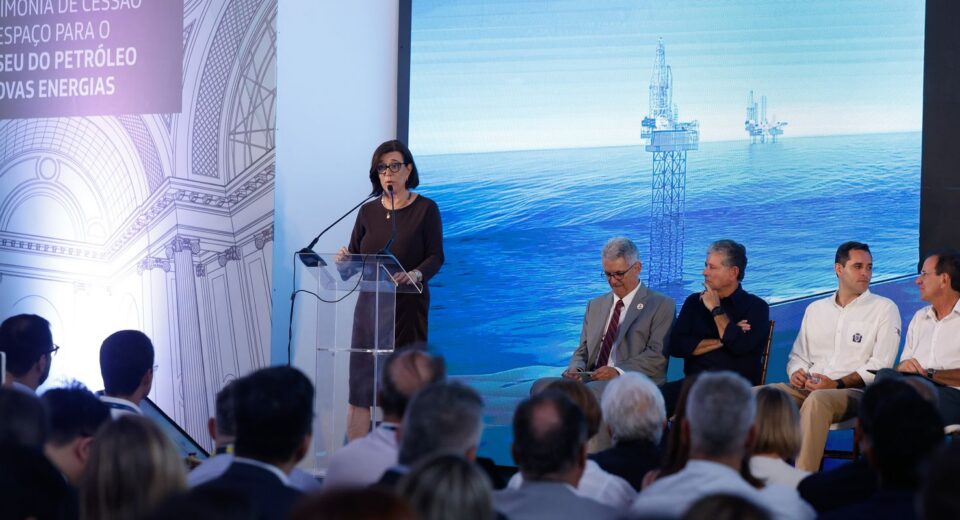 Petrobras suspendeu leilão de combustíveis para reavaliar estoques