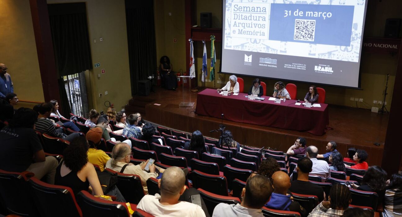 Evento debate importância dos arquivos para preservar memória de 1964