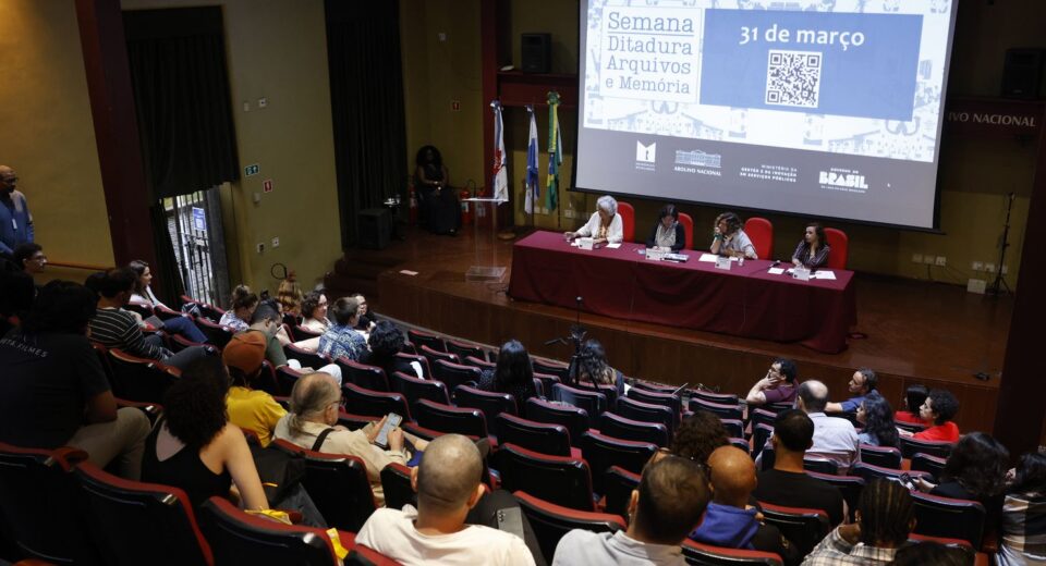 Evento debate importância dos arquivos para preservar memória de 1964