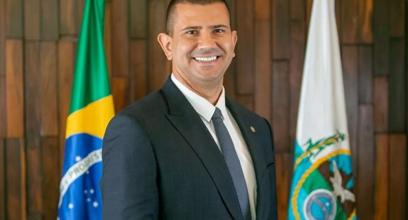 Douglas Ruas é eleito presidente da Alerj e será governador do Rio