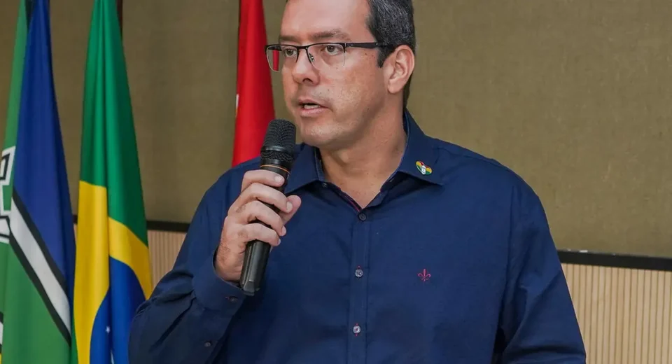 Após ser afastado pelo STF, prefeito de Macapá renuncia ao cargo