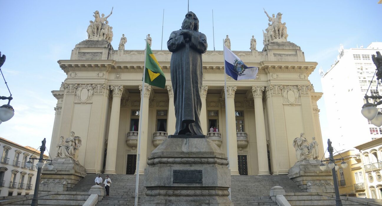 Alerj escolhe hoje novo presidente, que irá assumir governo do RJ