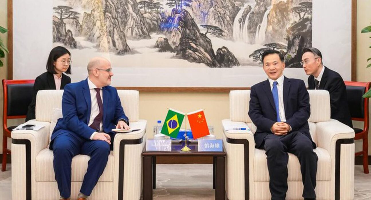 EBC firma parceria inédita com China Media Group