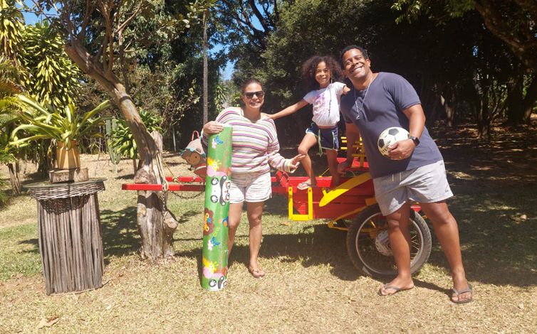 Brasília (DF),  16/03/2026 - ECA Digital entre em vigor nesta terça feira (17) - Karen Lima e Filipe Adão, pais de Catarina, que cuidam das fotos postadas na rede social da menina de 6 anos
Foto: Karen Lima/Arquivo Pessoal