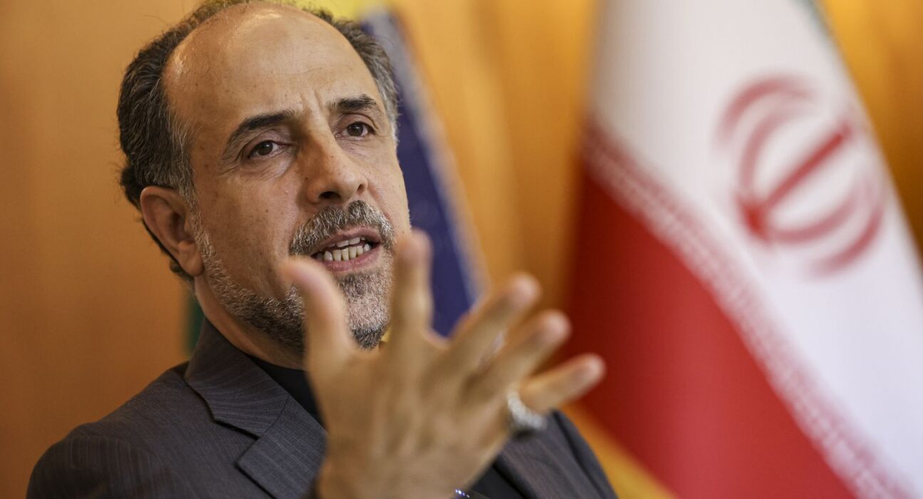 Embaixador do Irã: EUA evitam acordo e Trump se acha “rei do mundo"