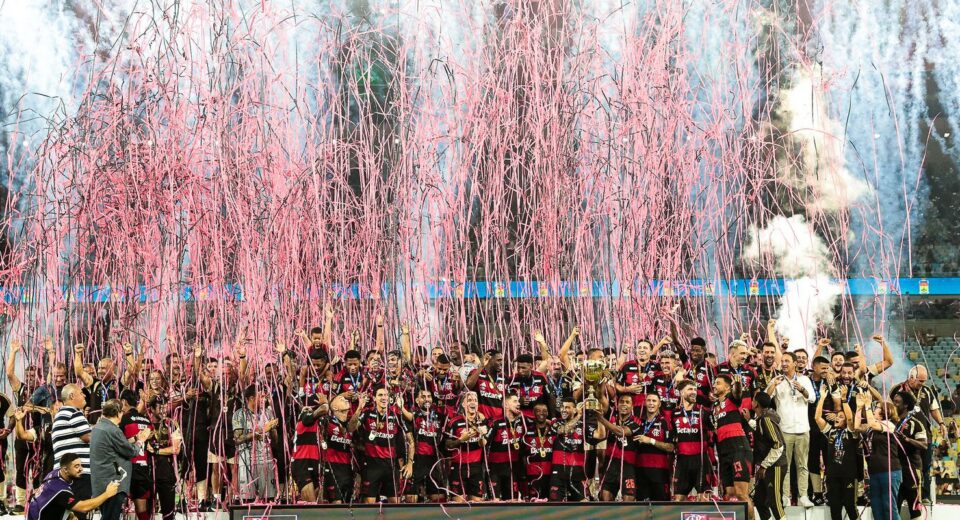 Flamengo vence Fluminense nos pênaltis e fatura tricampeonato carioca