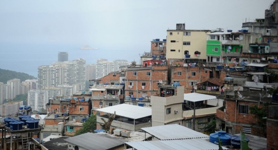 Petróleo pressiona e “inflação do aluguel” da FGV fecha março em 0,52%