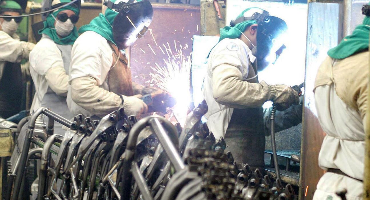 Indústria de máquinas e equipamentos começa 2026 em desaceleração