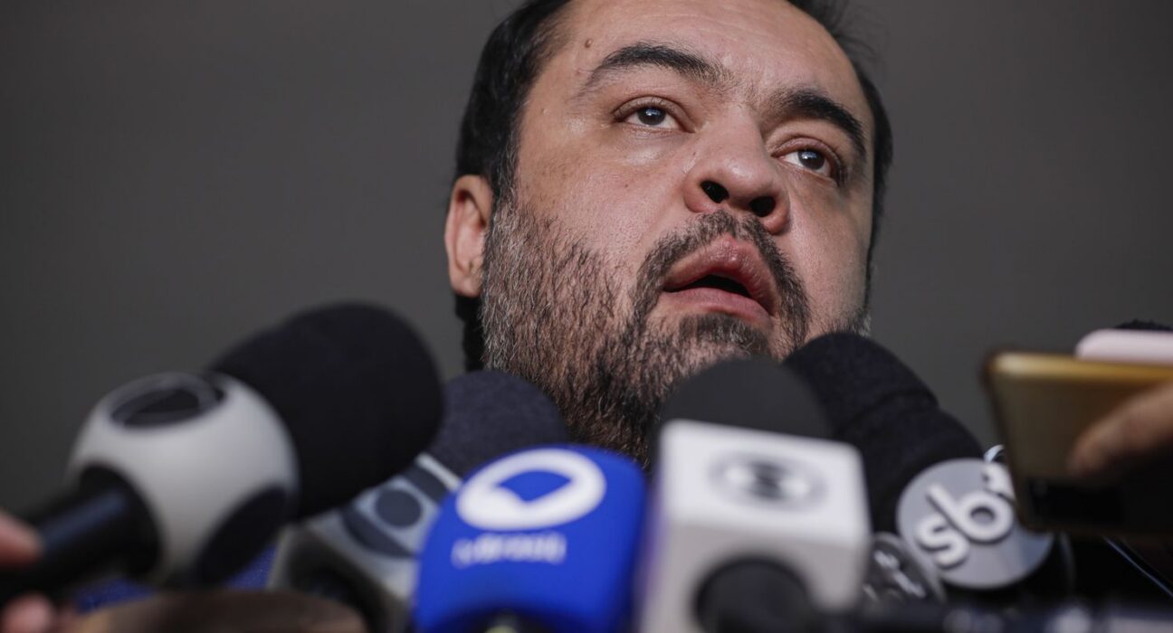 Ministro suspende julgamento que pode cassar governador do Rio