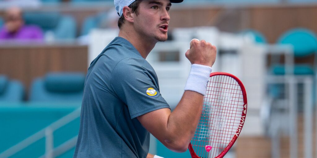 João Fonseca vence estreia em Miami e terá Alcaraz na 2ª rodada