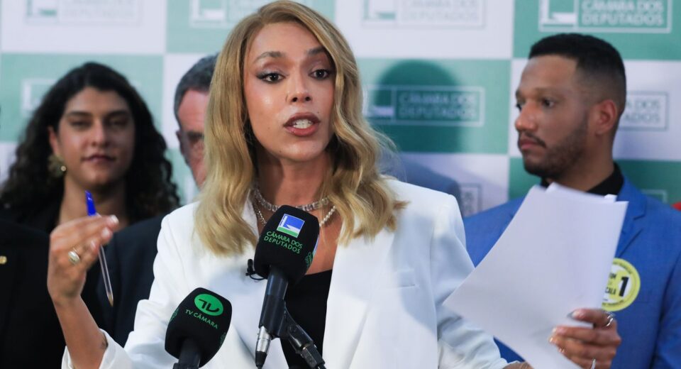 Deputada Erika Hilton processa Ratinho por discurso transfóbico