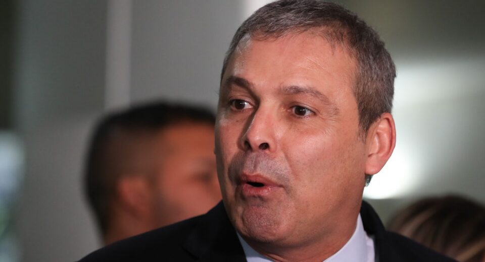 Deputado aciona Justiça contra alta de até 15% na conta de luz no Rio