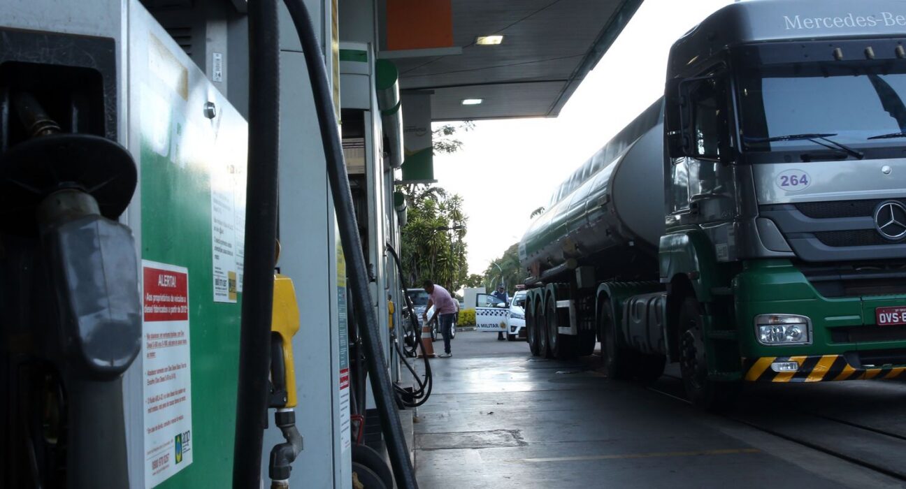 MP da subvenção de R$ 1,20 no diesel sai esta semana, diz Durigan