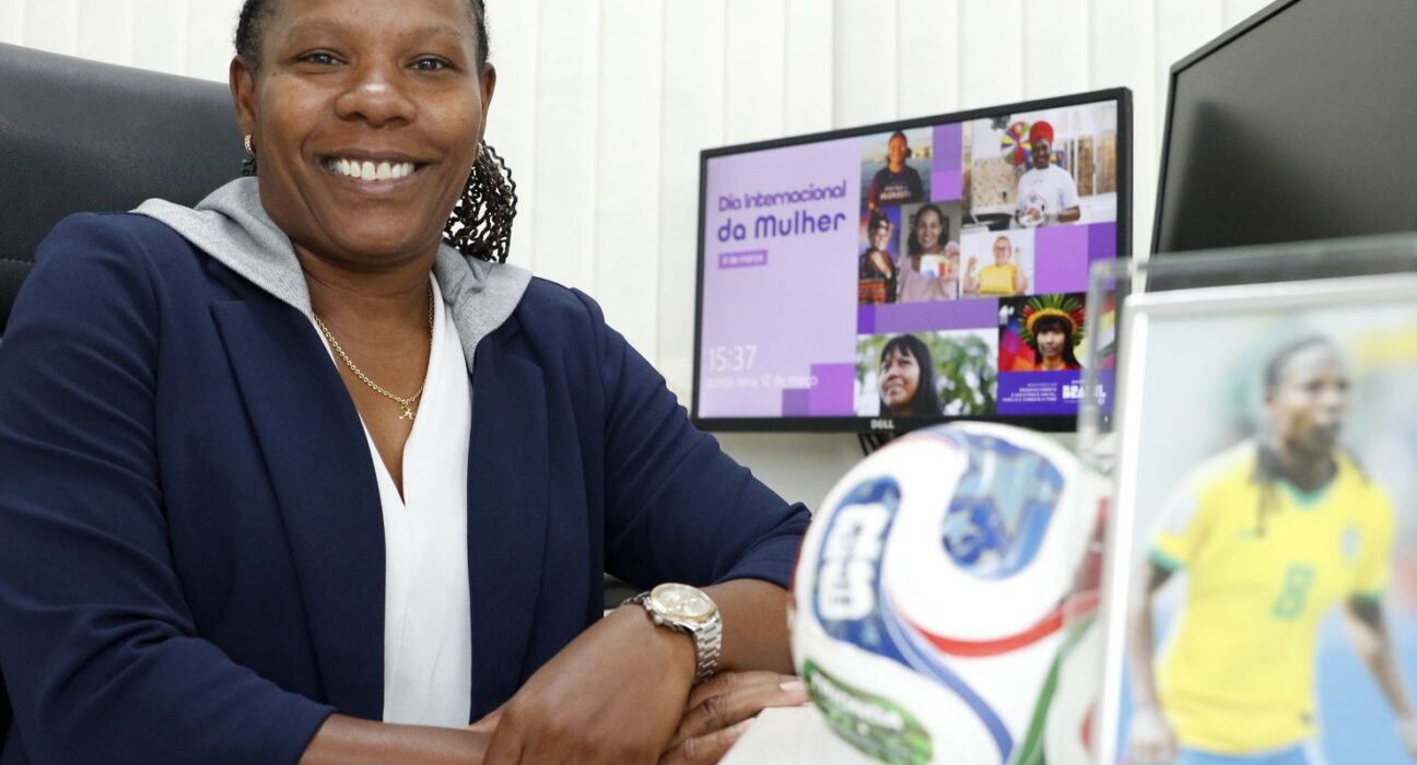 Mulheres no futebol: coragem e política pública confrontam preconceito