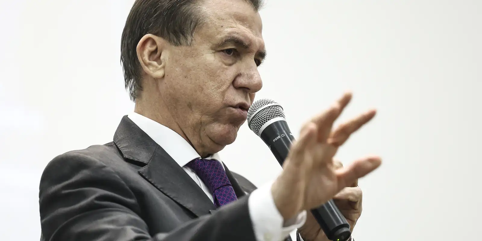 Governo pode enviar projeto com urgência se escala 6x1 não avançar