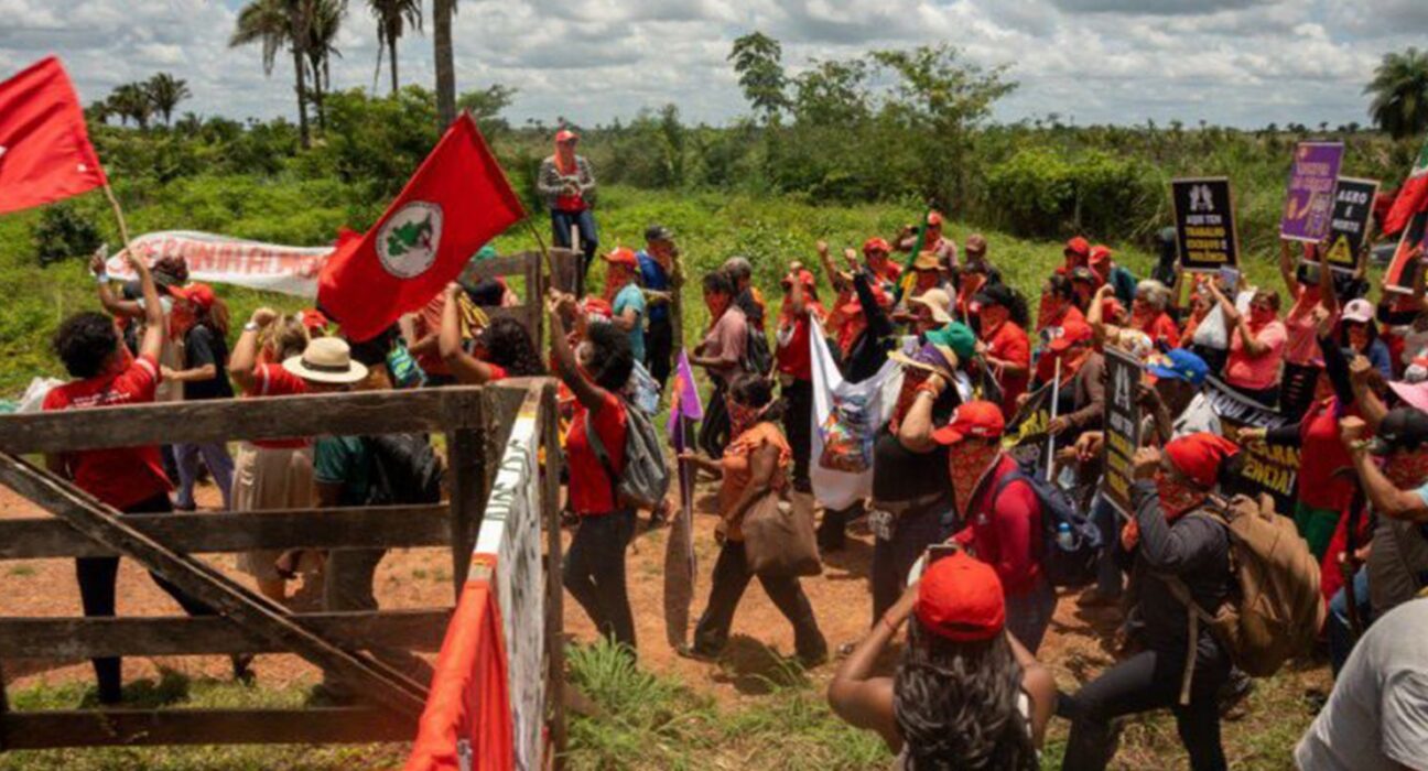 Contra violência e por reforma agrária, mulheres do MST ocupam terras