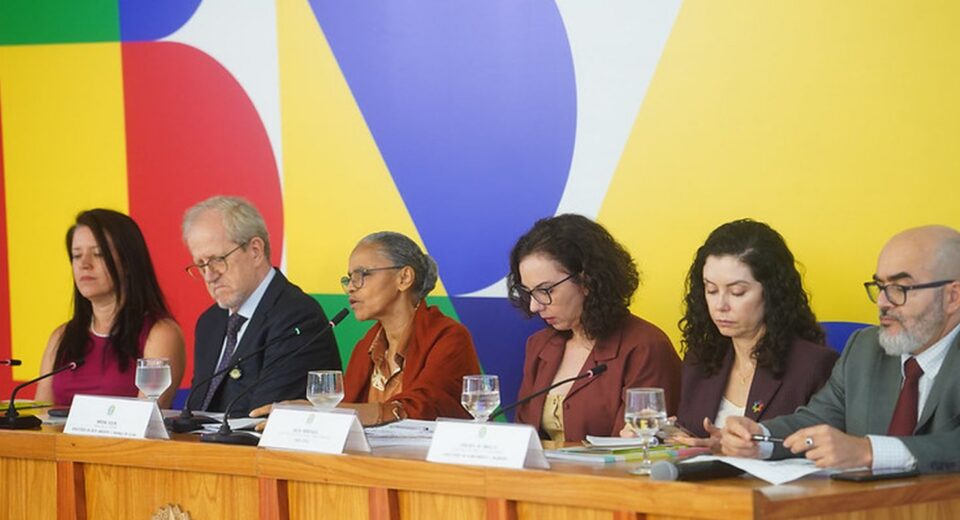 Governo lança Plano Clima com meta de reduzir emissões até 2035