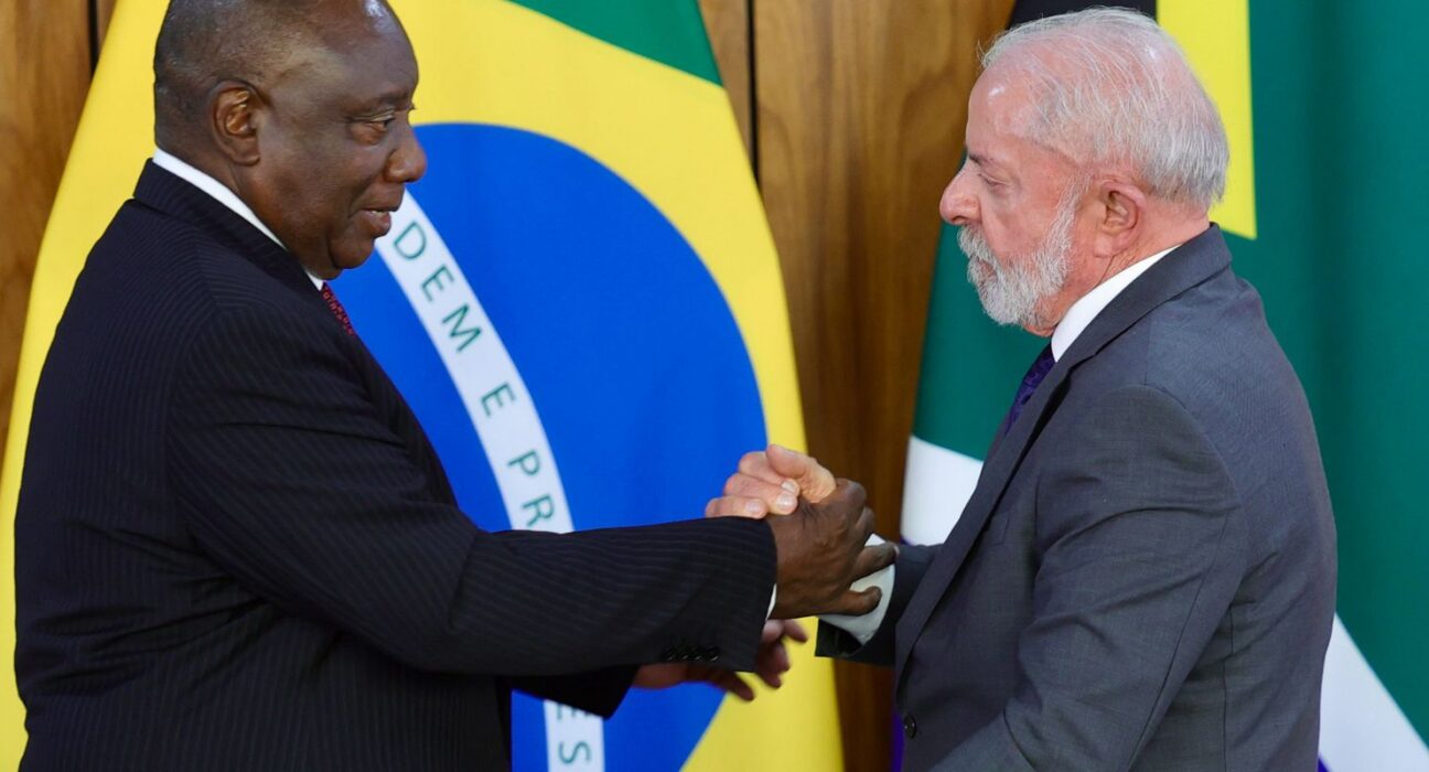 Lula cita preocupação com conflito no Irã e fala em ampliar defesa