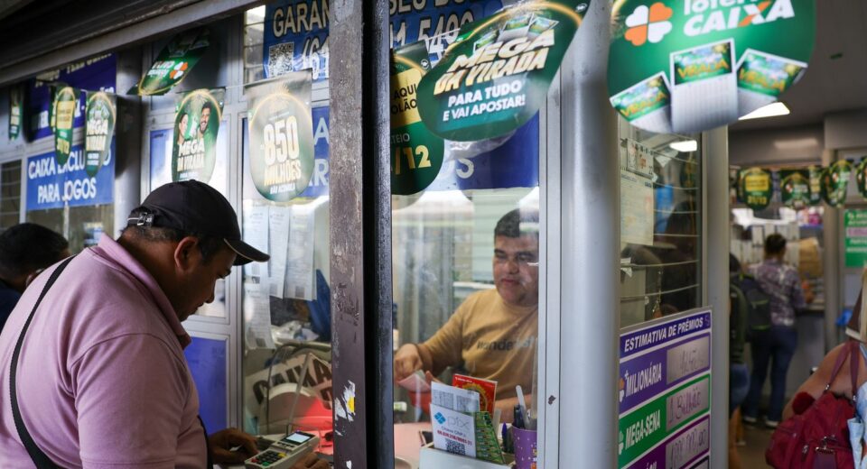 Mega-Sena acumula e prêmio principal vai para R$ 17 milhões