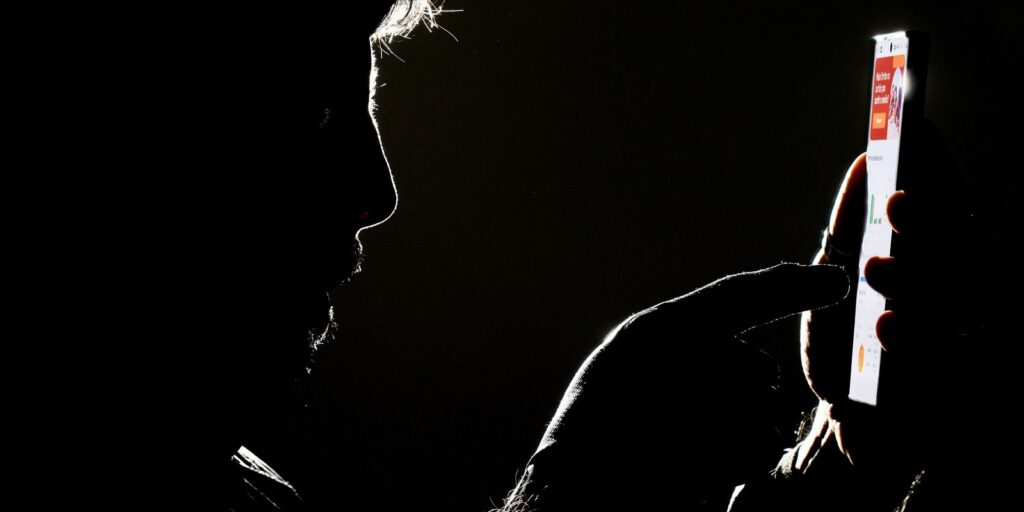 Conteúdos violentos contra a mulher viralizam na internet; saiba mais