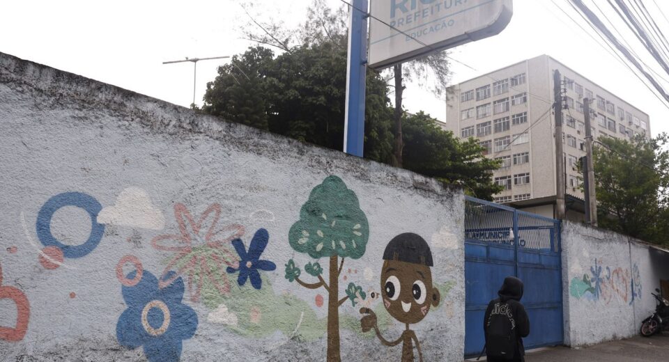 Violência interrompe transportes e afeta acesso à educação no Rio