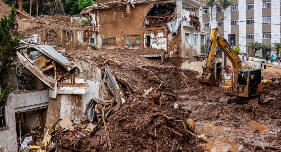 Sobe para 72 o número de mortos nas chuvas em Minas Gerais