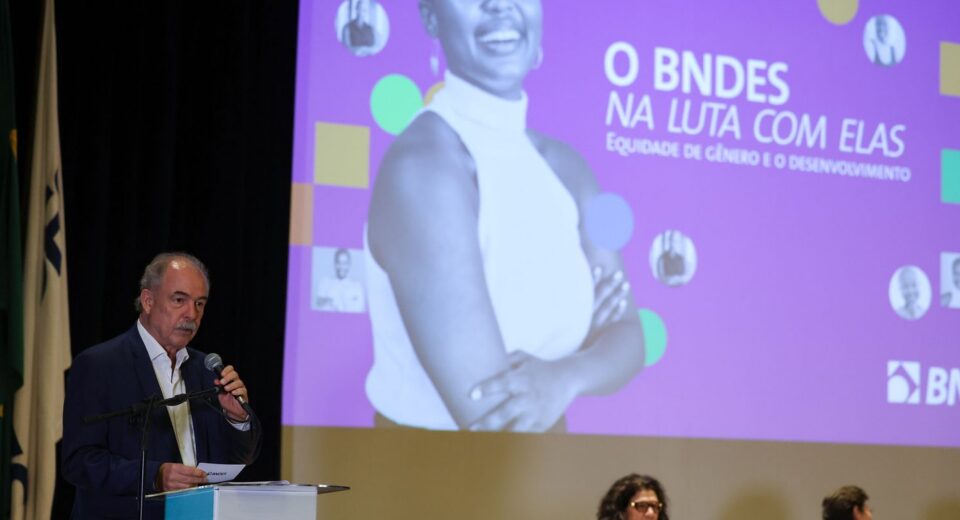 BNDES reduz taxa de juros em empréstimos para mulheres de cooperativas
