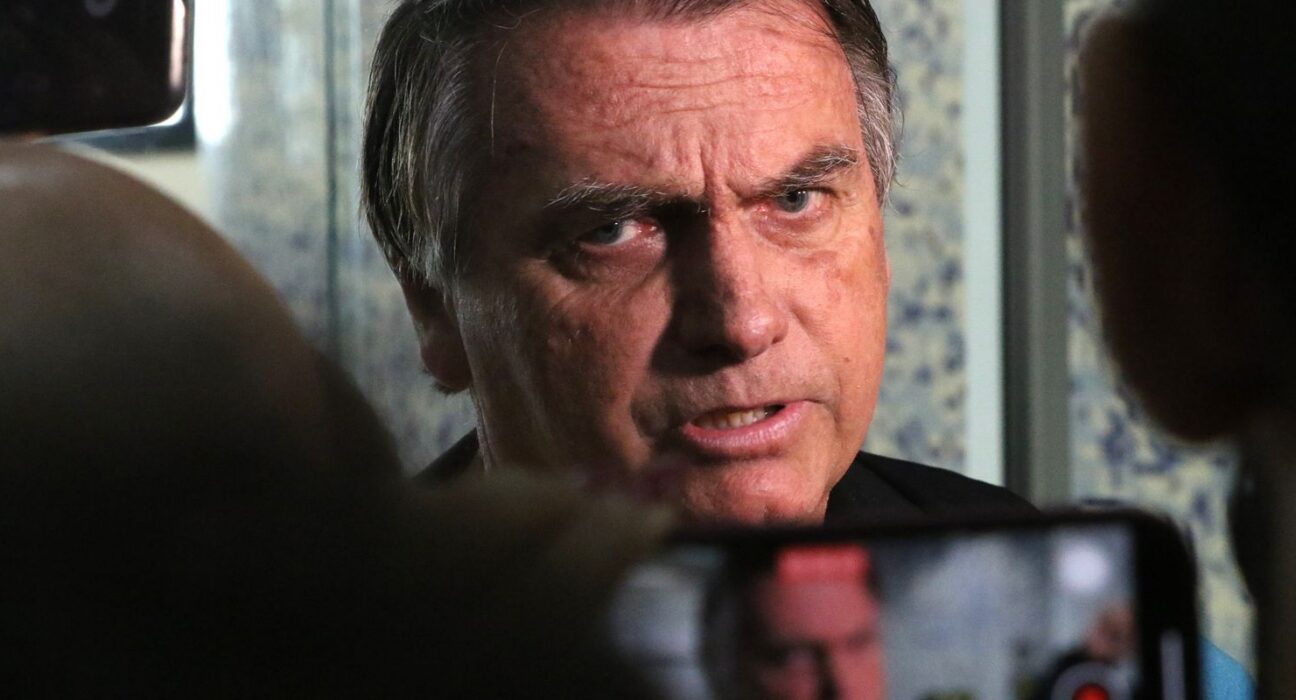 Defesa diz que Bolsonaro não tinha conhecimento sobre vídeo de Eduardo