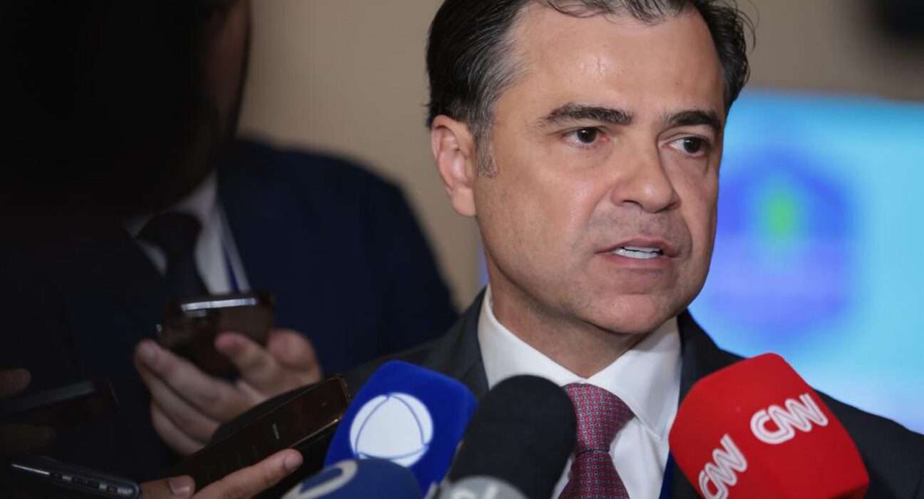 Diretor da Aneel critica Enel por tentar suspender processo