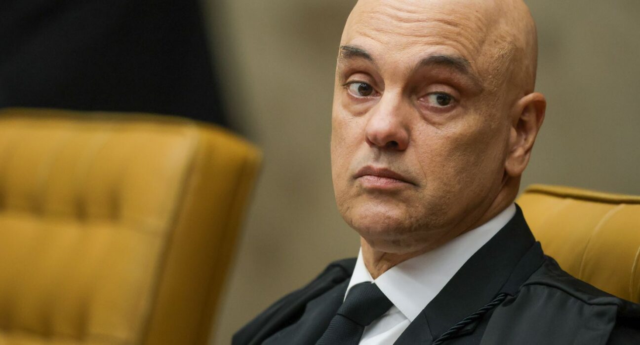 Moraes aumenta restrição para voos de drones na casa de Bolsonaro