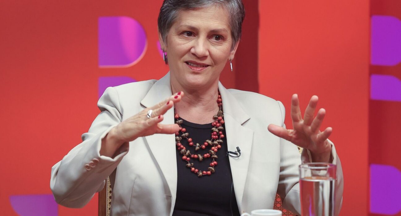 Instituições repudiam agressão à repórter Heloísa Vilella na Câmara