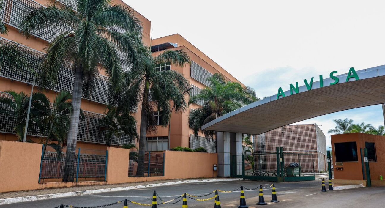 Anvisa atualiza limites de cúrcuma em suplementos alimentares