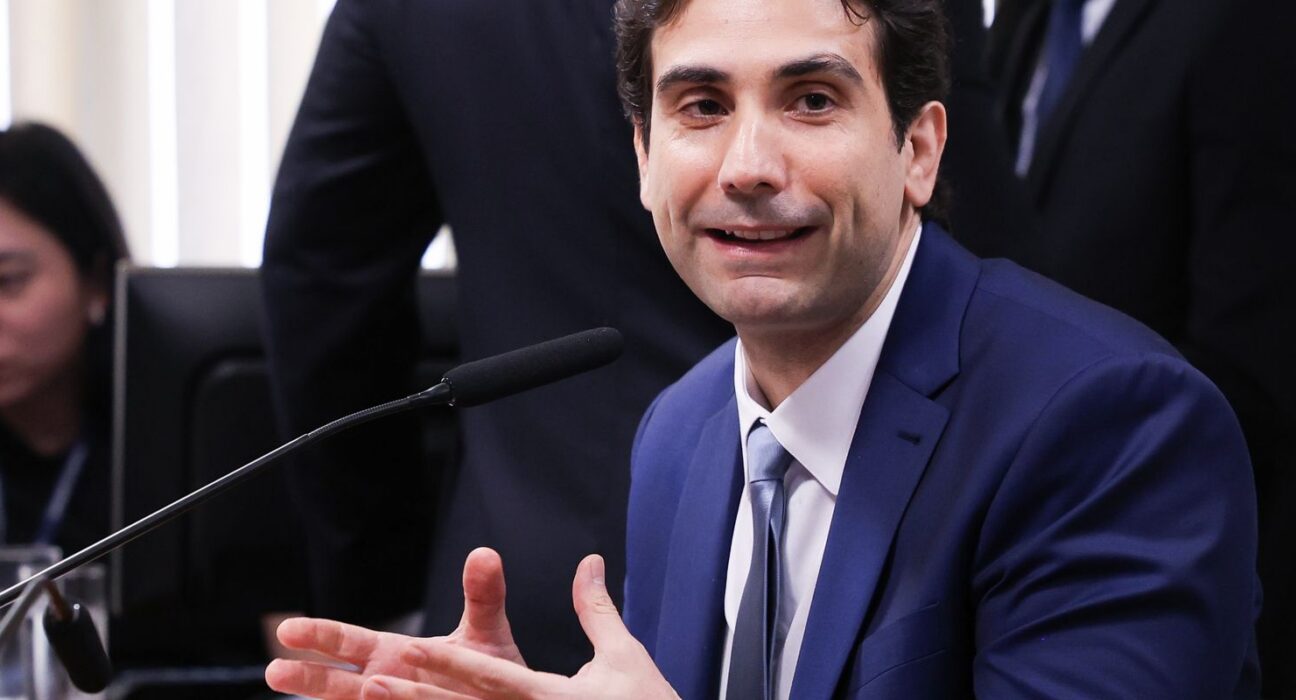 Orientação era investigar qualquer um, “sem pirotecnia, diz Galípolo