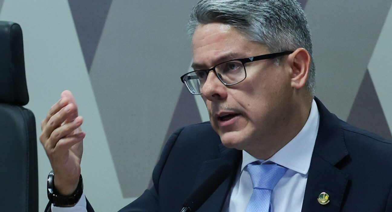 Relatório da CPI do Crime conecta facções com sistema financeiro