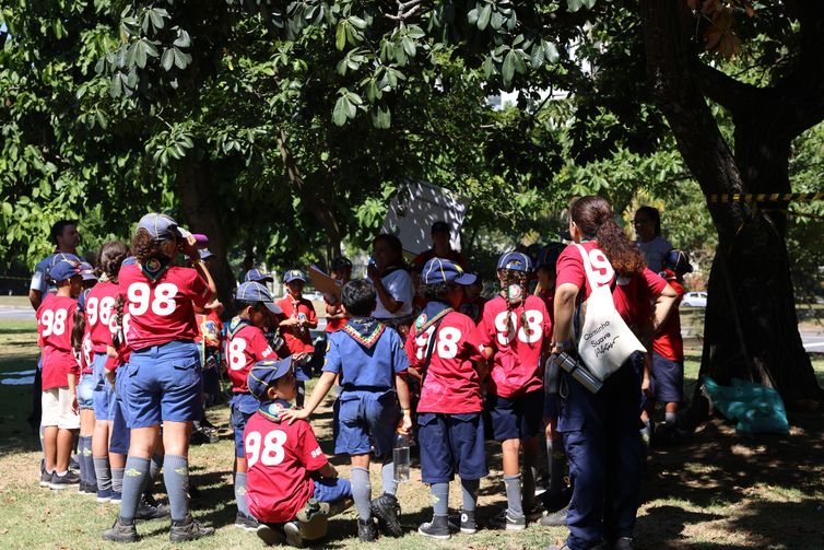 Rio de Janeiro (RJ), 26/04/2026 - Crianças participam do Grande Jogo Regional 2026 dos escoteiros fluminenses no Aterro do Flamengo. Foto: Rovena Rosa/Agência Brasil