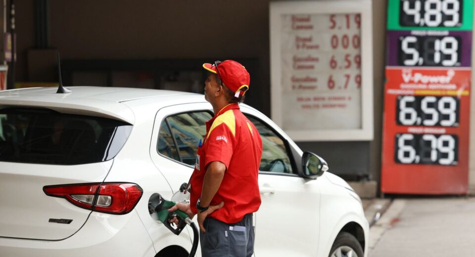 Governo quer converter receitas extras com petróleo em desonerações