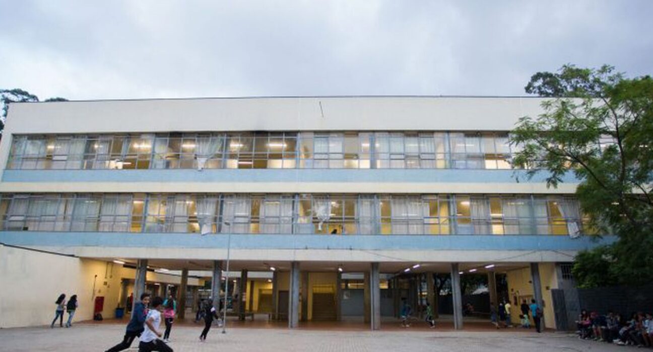 Professores do estado de SP finalizam greve, mas mantêm mobilização