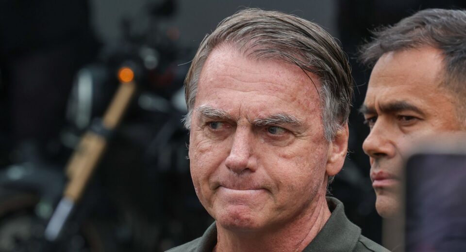PGR dá aval para Bolsonaro fazer cirurgia no ombro