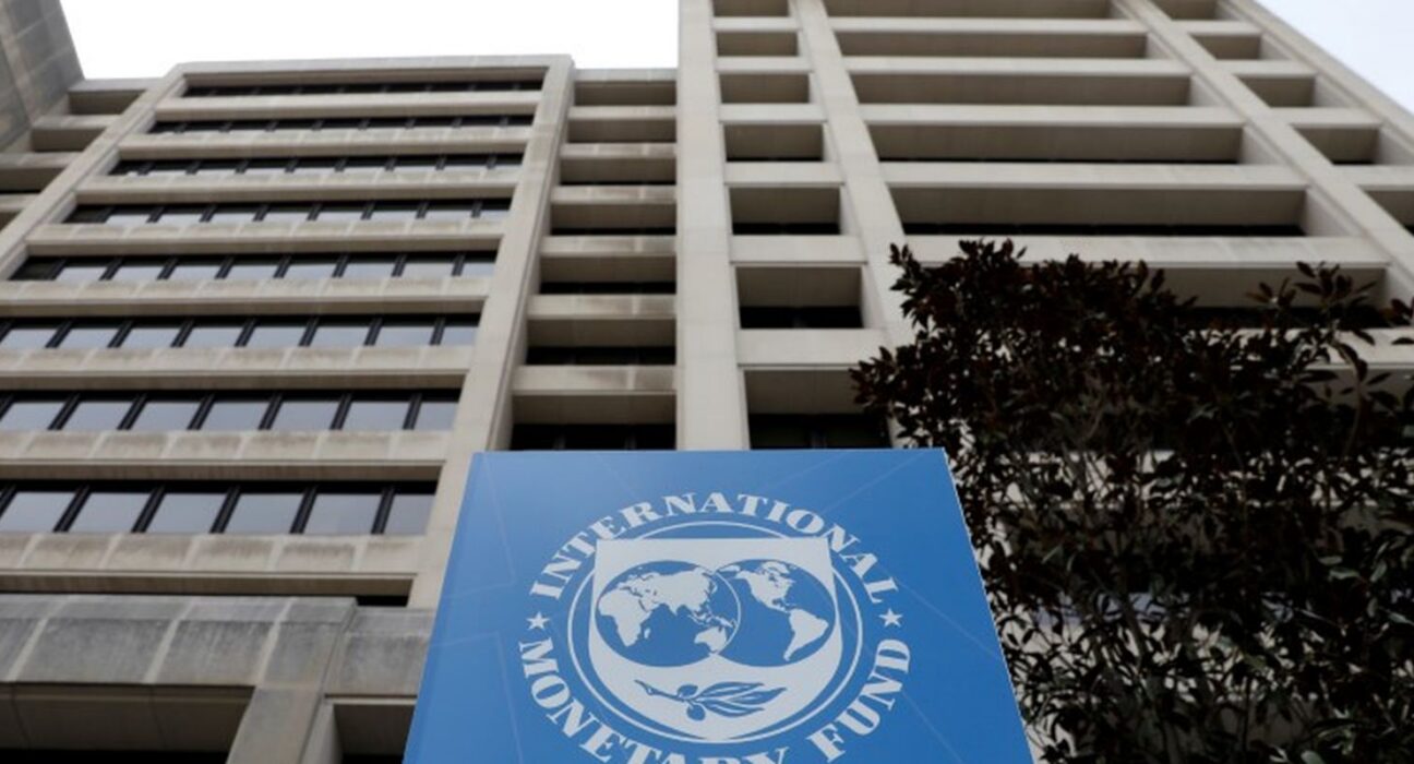 FMI corta previsão para economia global, mas eleva PIB do Brasil