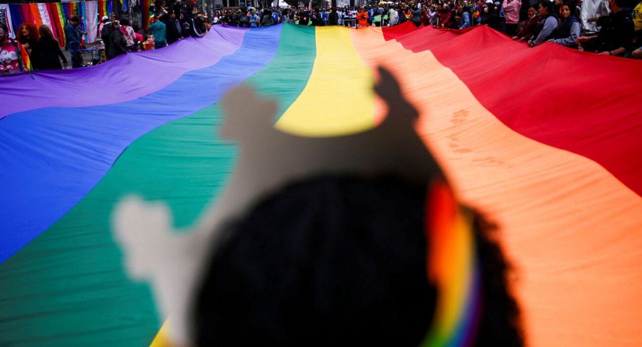 Parada do Orgulho LGBT+ de SP 2026 abordará importância do voto