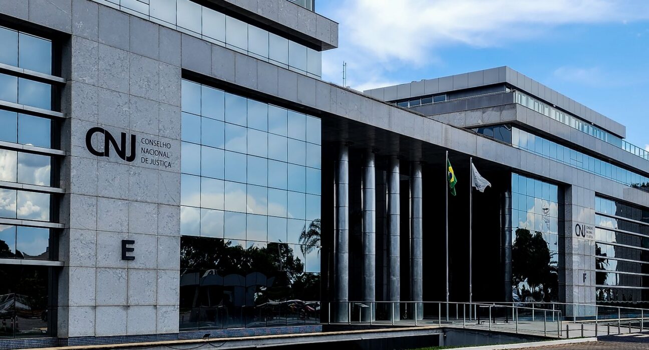 CNJ e CNMP aprovam novos penduricalhos para juízes e membros do MP