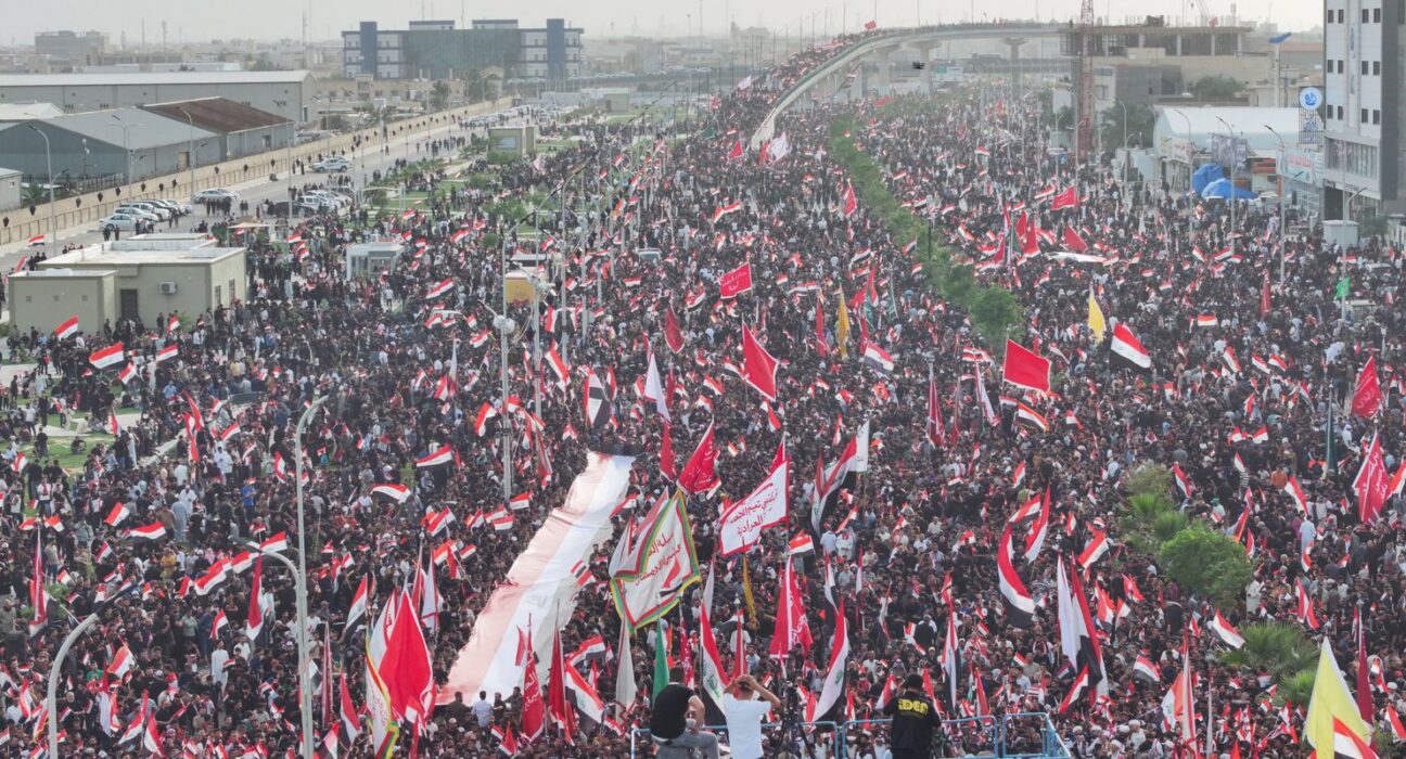 Multidões no Irã marcam 40º dia da morte do líder Supremo Khamenei