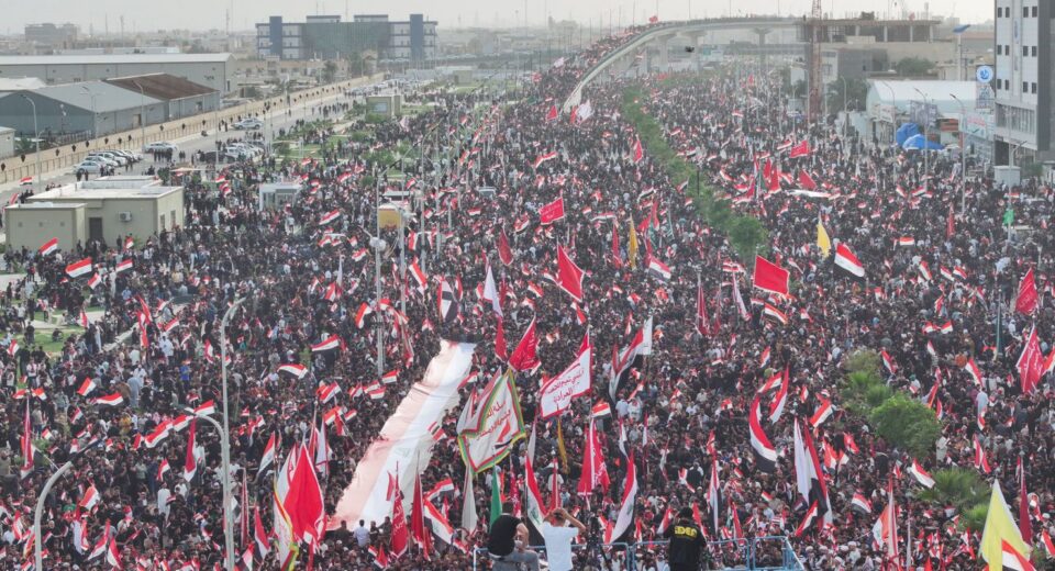 Multidões no Irã marcam 40º dia da morte do líder Supremo Khamenei