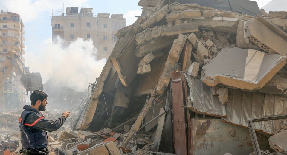 Israel mantém bombardeios no Líbano após cessar-fogo