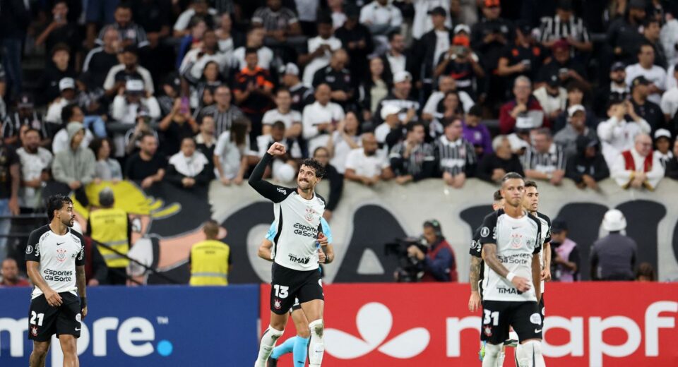 Corinthians derrota Santa Fe e segue 100% na Copa Libertadores