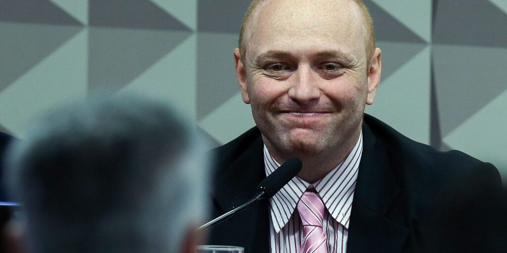 Moraes homologa redução da pena de hacker após aprovação no Enem