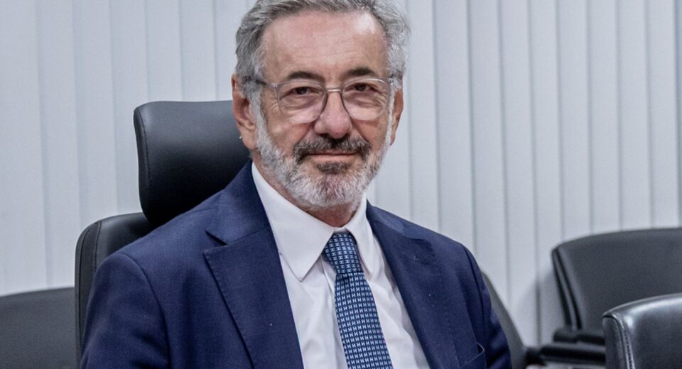 Novo ministro do Desenvolvimento apoia jornada de 40 horas