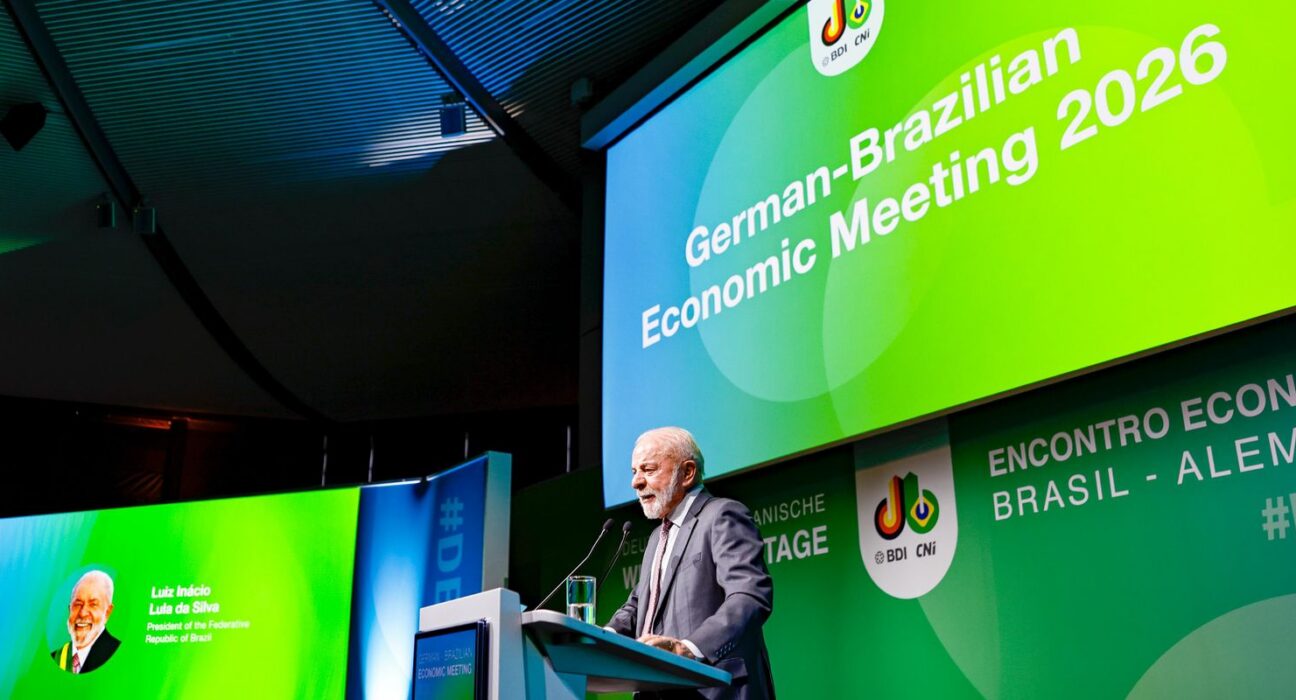 Lula fala em reciprocidade após expulsão de delegado dos EUA